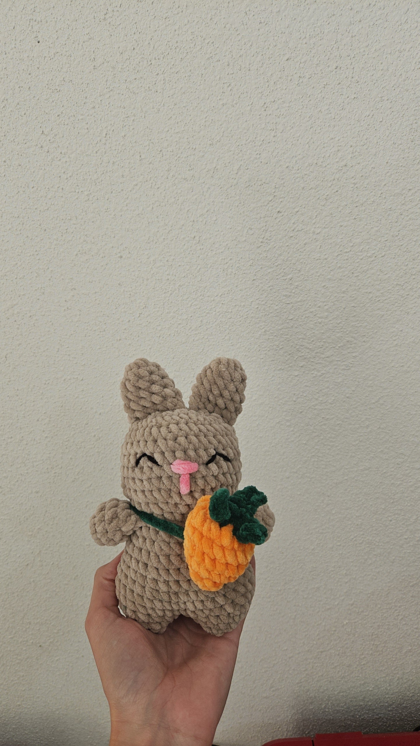 Petit lapin décoratif au crochet – Fait main avec amour 🐇